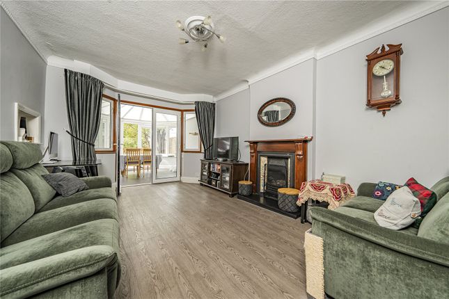 20, Motspur Park, New Malden photo 4