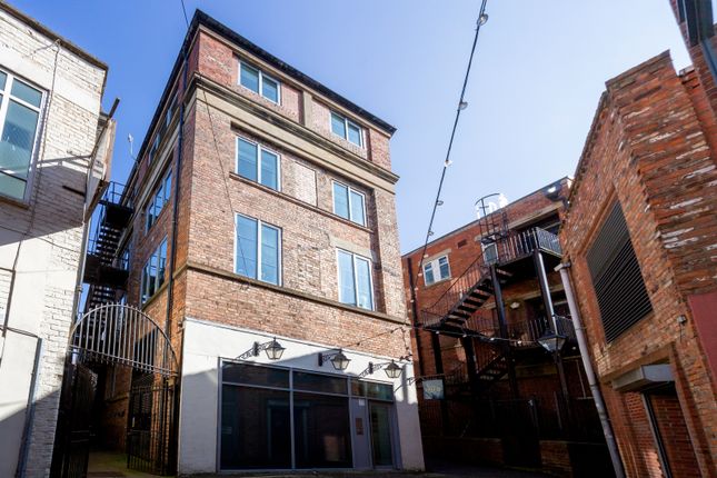 2-bed flat on Flat 12, Popes Head Court,, Peter Lane, North Yorkshire, £235,000