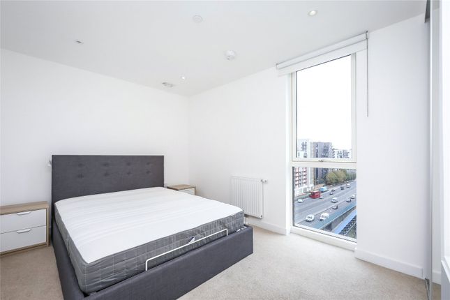 69, Discovery Tower, Greater London photo 3