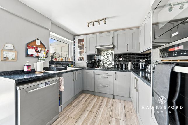 12 Periwinkle Close, Sittingbourne photo 4