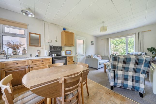 3, Cowlsmead, Cheltenham photo 2