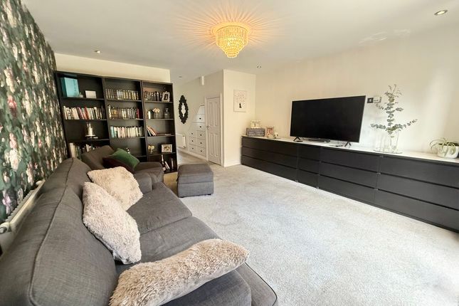 8, Clay Gardens, Woburn Sands photo 4