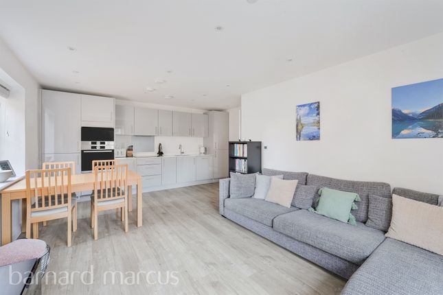 Flat 3, Jupiter House, 10, Ceres Crescent, Epsom photo 4