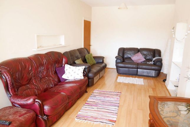 22, Hunters Grove, Kenton photo 4