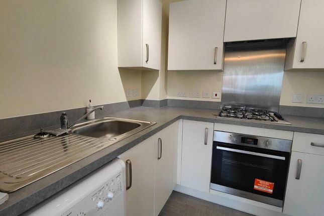 29, Manor Park Drive, West Yorkshire photo 5