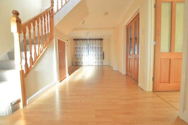 37, Mulberry Drive, Langley photo 2
