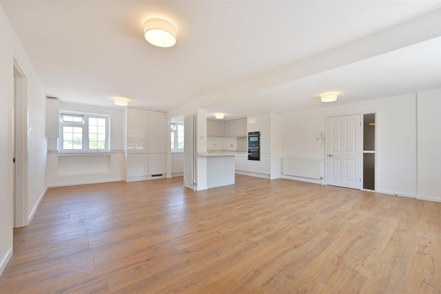 2, Amenbury Court, Harpenden photo 2