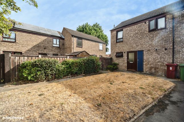9, Wootton Court, Scunthorpe photo 2