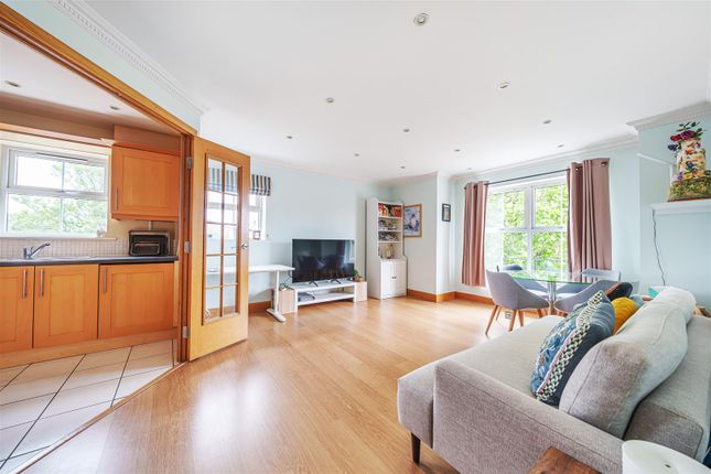 36, Kew Court, Kingston upon Thames photo 2