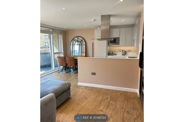 Flat, Angel Lane, London photo 2