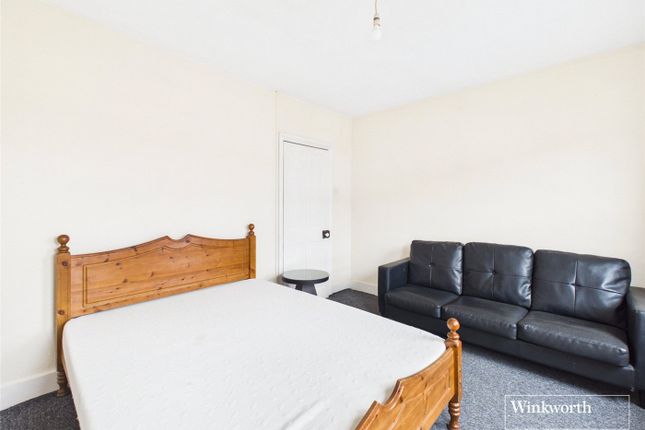 First Floor Flat, 114, Belmont Road, Berkshire photo 4