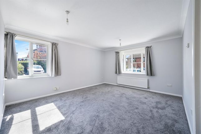 29, Firle Court, Epsom photo 4