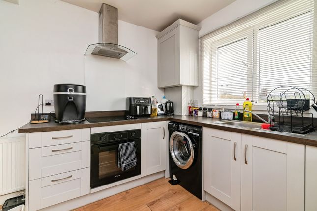 19, Holmewood Crescent, Nottinghamshire photo 3