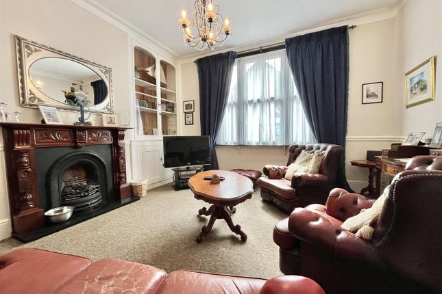 22, Rock-A-Nore Road, Old Town, Hastings photo 2