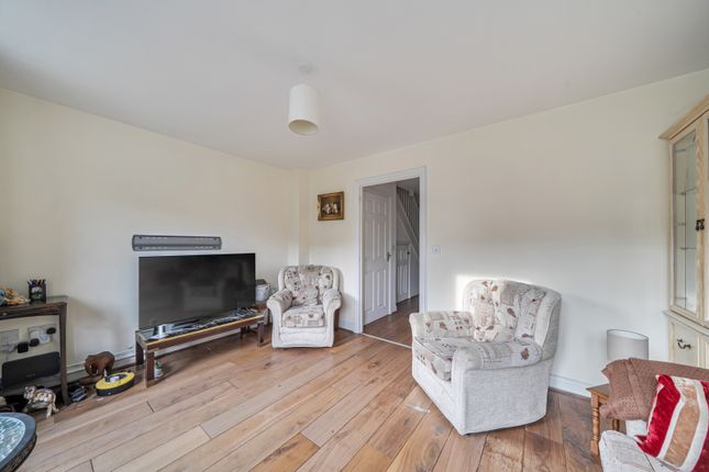 7, Fairwater Drive, Shepperton photo 4