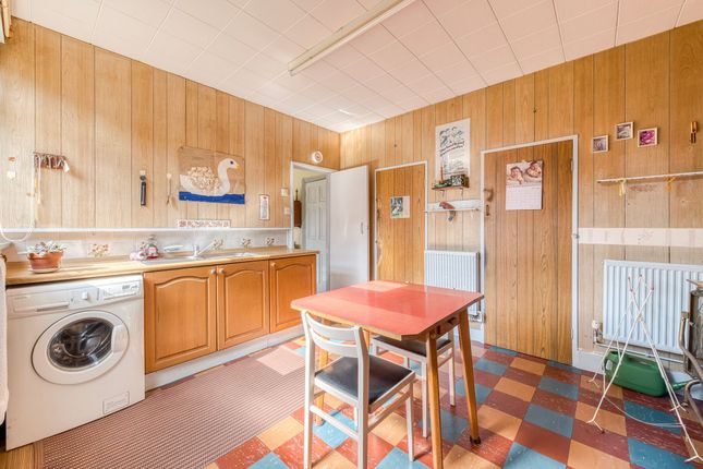 11 Alexandra Avenue, Great Yarmouth photo 4