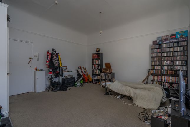 66, Flat 4, Campbell Road, Southsea photo 2