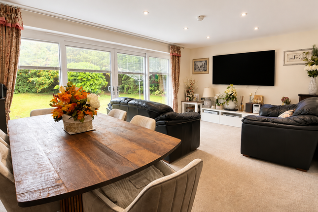 2, Kenilworth Road, Macclesfield photo 2