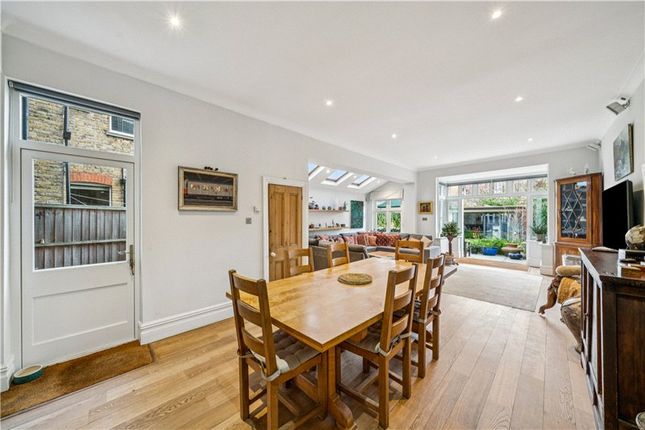 8, Madrid Road, London photo 4