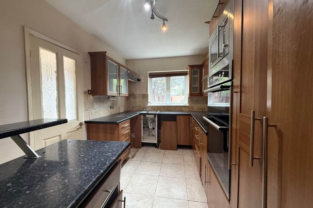 147, Lensbury Way, London photo 3