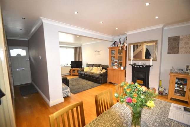 Auriel Avenue, Dagenham photo 3