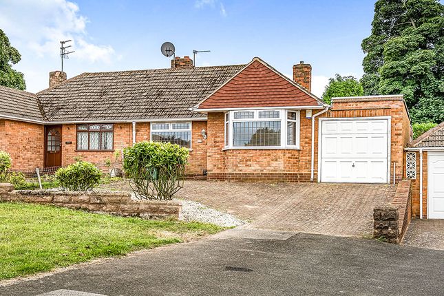 Thumbnail Bungalow to rent in Woodbank Road, Dudley, West Midlands