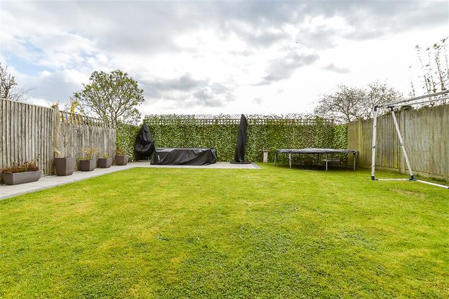Dimmock Close Paddock Wood, Tonbridge photo 2