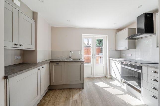 26, Mount Pleasant, Hertford Heath, Hertford photo 3