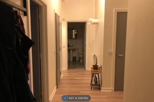 Entrance / Corridor
