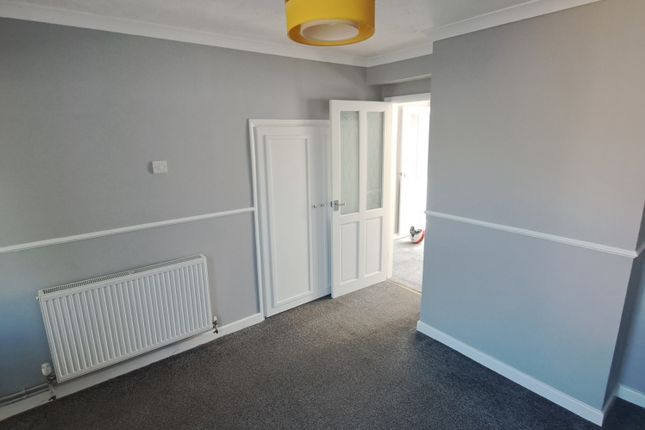 124, Leesland Road, Gosport photo 3