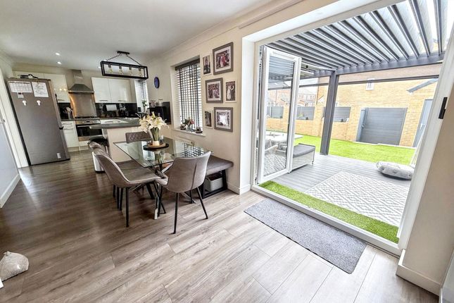 17, Saxilby Close, Cramlington photo 3