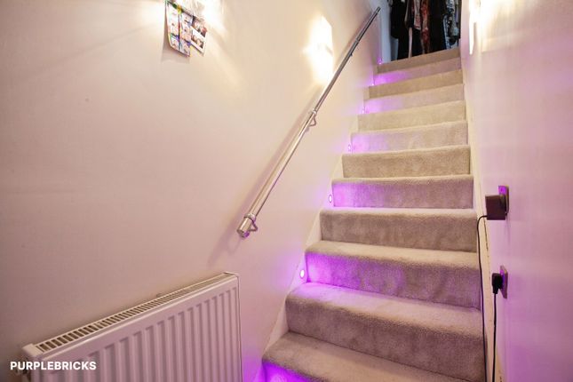 8, Ferrars Close, Sheffield photo 4