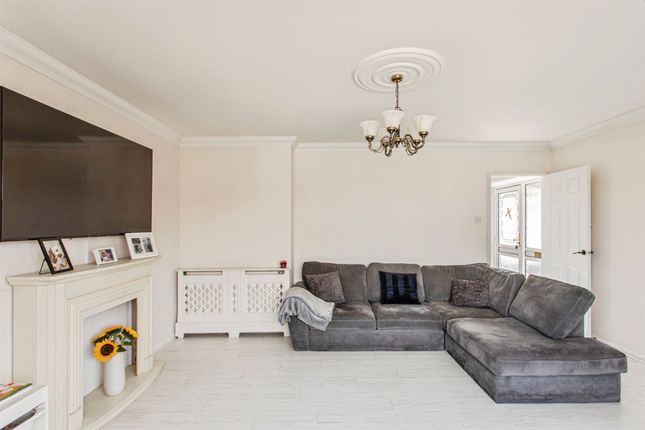 24, Stanley Road, Benfleet photo 4