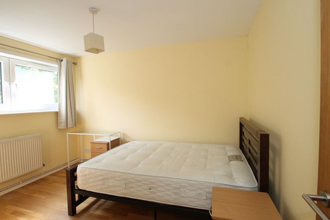 19, Russet Crescent, Islington photo 5