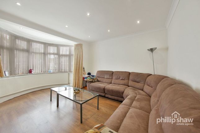 11 Kenton Park Crescent, Harrow photo 3