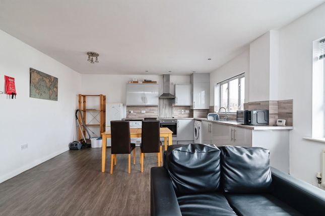 Flat 31, Royal Victoria Court, Gamble Street, Nottingham photo 4