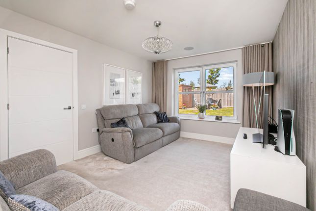 4, Pitdinnie Avenue, Cairneyhill photo 3