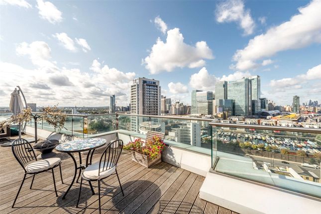 Thumbnail Flat to rent in New Providence Wharf, Canary Wharf