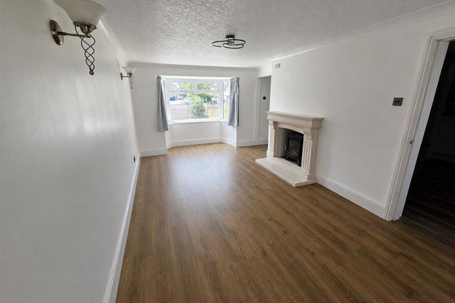 84, Dove Croft, Newark photo 3
