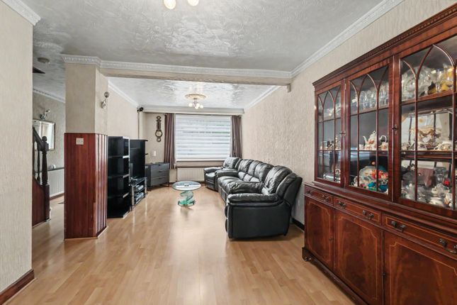 247, Ordnance Road, Enfield photo 4