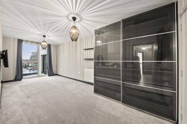 25, Laurina Apartments, 10 Carnation Gardens, Hayes photo 3