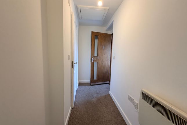 23, Peterborough photo 4