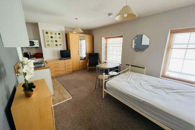 1-bed flat on Sheep Street, Northampton, £725/mo