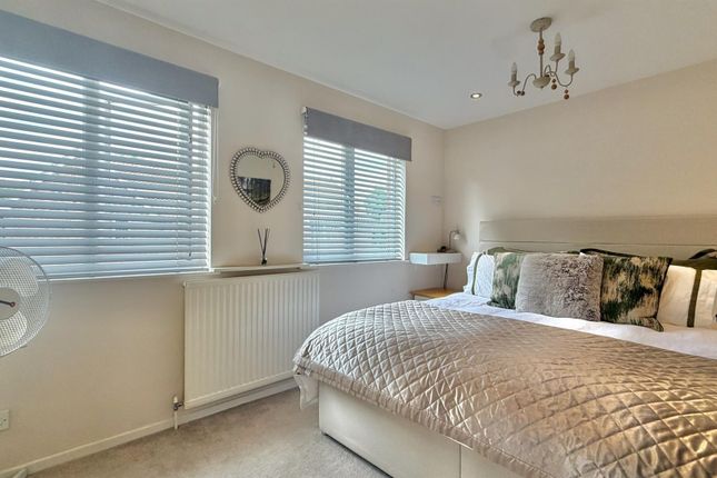 6, Kirkham Road, London photo 4