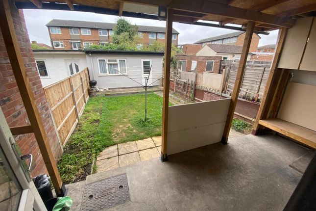 Reynolds Drive, Edgware photo 5