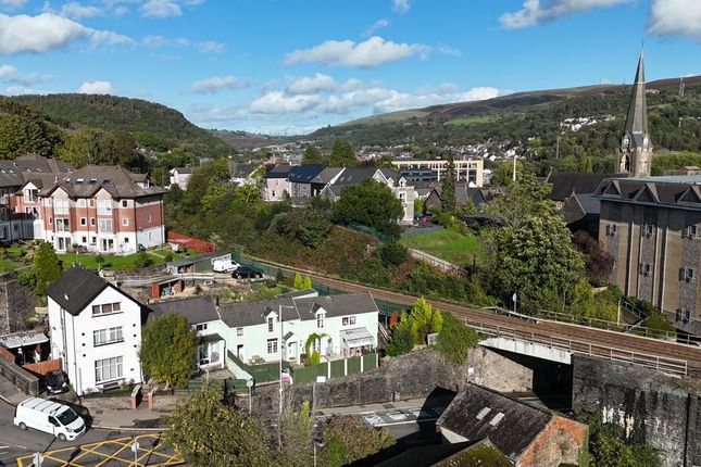 17 Mill Street, Pontypridd photo 3