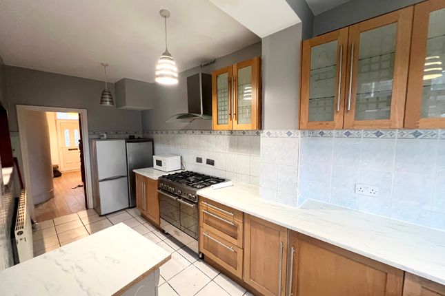 Detached house to rent in Lyndhurst Road, London