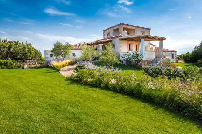 Villa for sale in Via Monti Tundi, 07021 Arzachena Ss, Italy