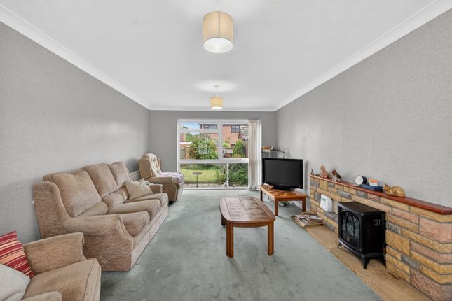 33, Treetops, Felixstowe photo 2