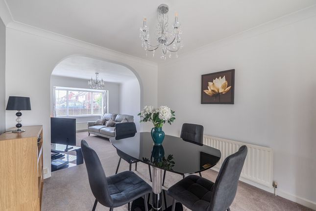 26, Birkwood Avenue, Wakefield photo 4